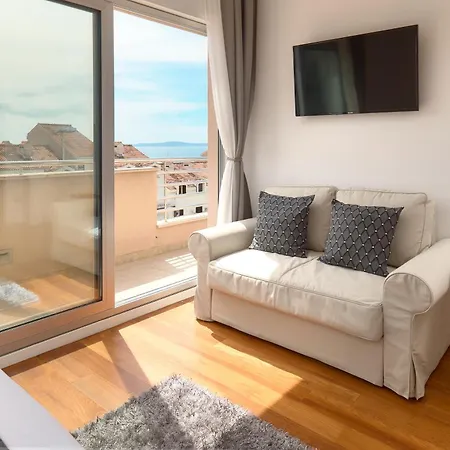 Sun Penthouse Split