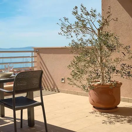 Sun Penthouse Split